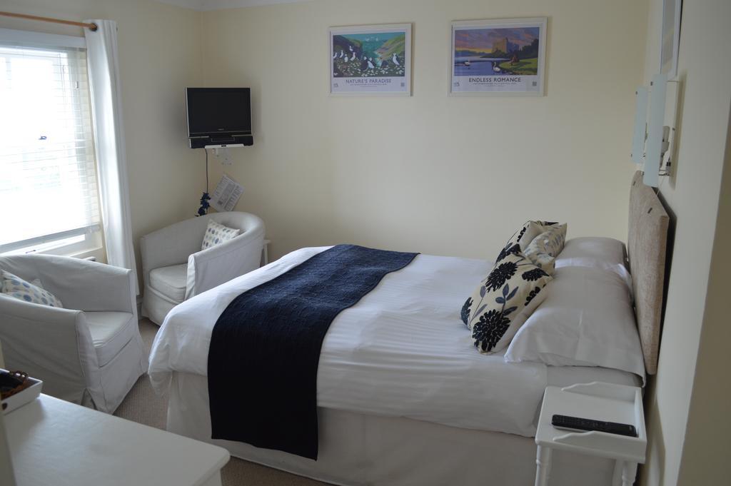 โรสดีน กสท์เฮาส์ Bed & Breakfast เพมโบรก ภายนอก รูปภาพ