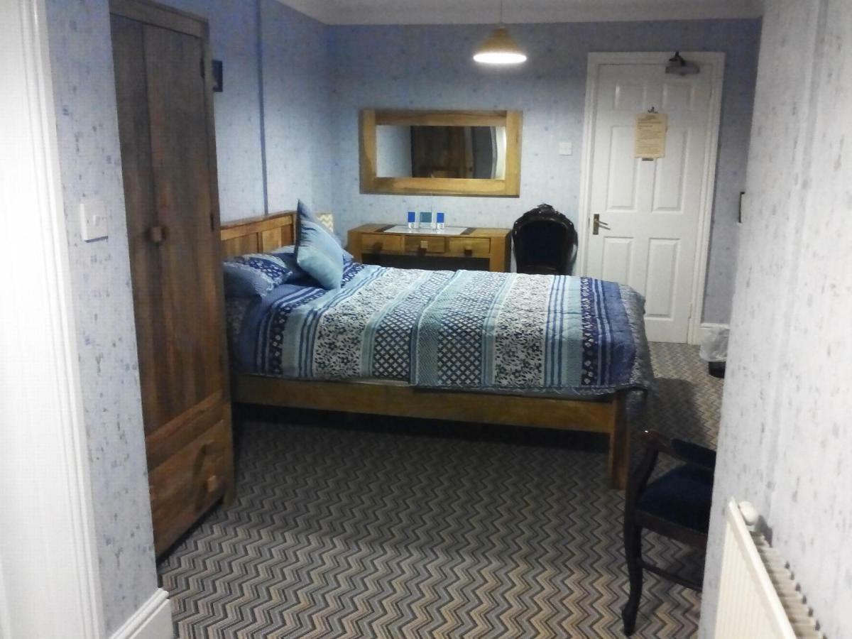 โรสดีน กสท์เฮาส์ Bed & Breakfast เพมโบรก ภายนอก รูปภาพ